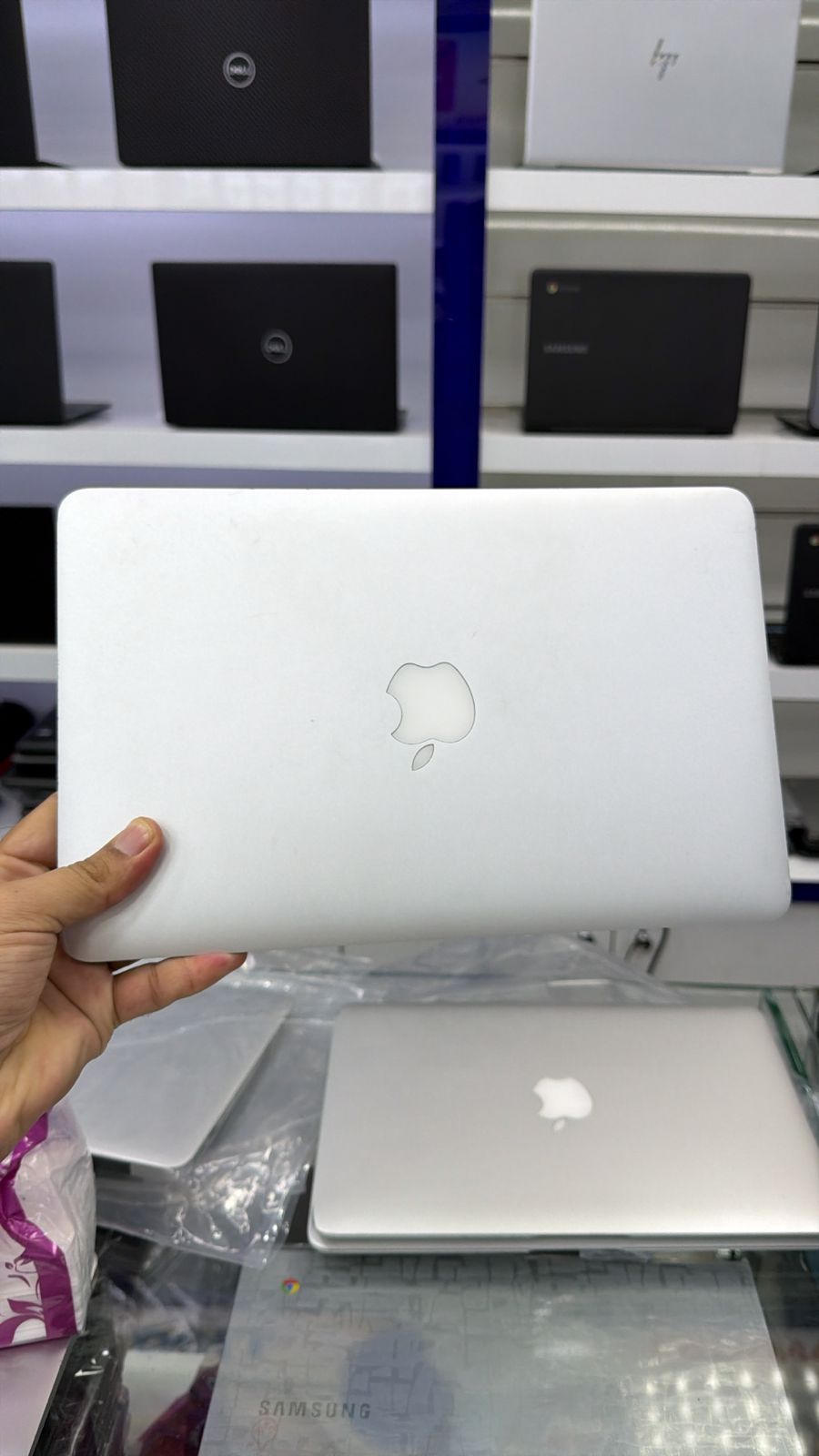 Apple MacBook AIR 2015, Core i5 , 8GB RAM , 128 GB SSD
