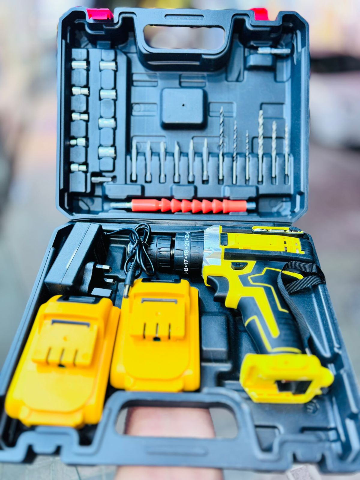 DeWalt Rechargeable Drill Kit with 48V Double Batteries