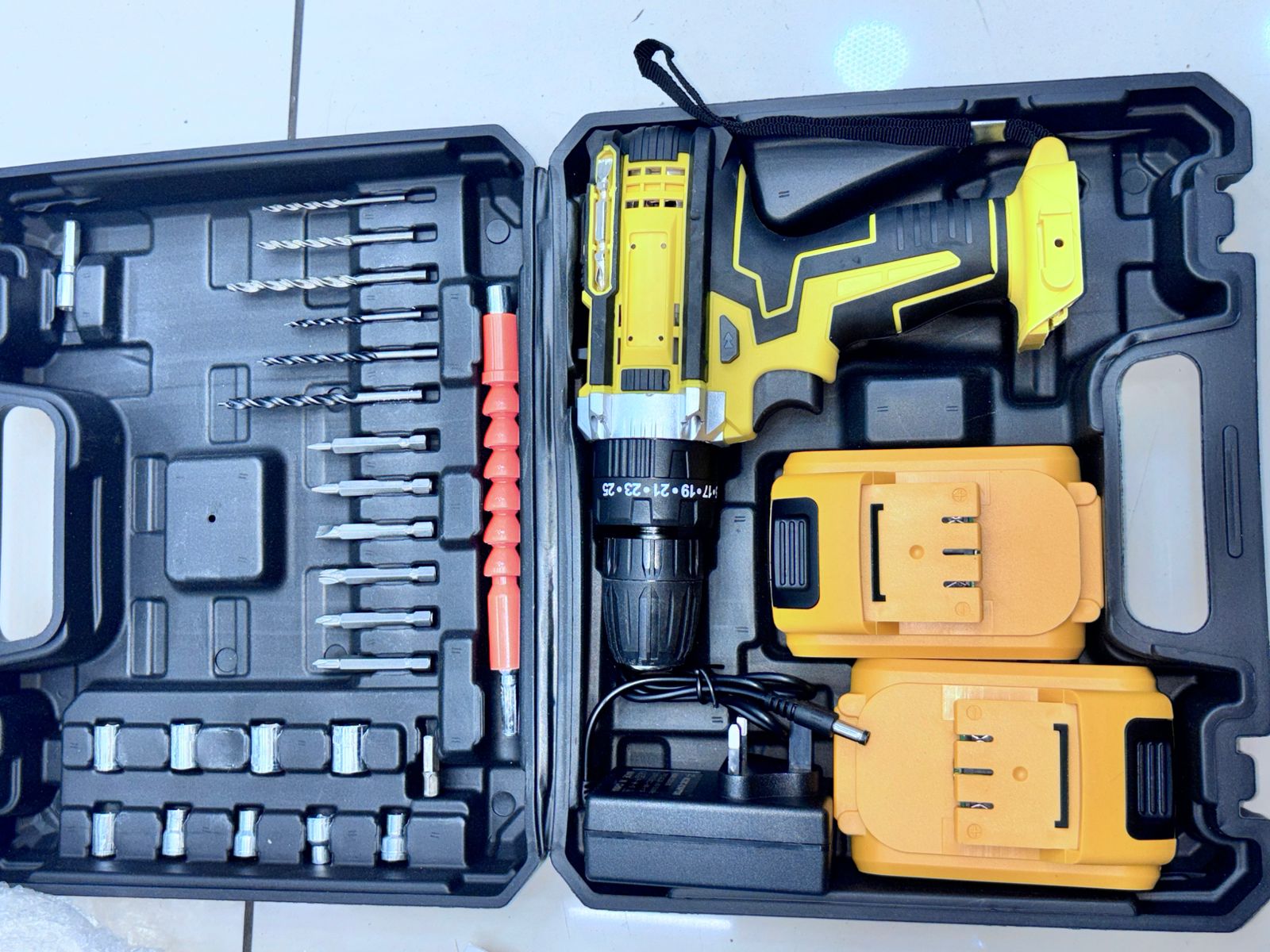 DeWalt Rechargeable Drill Kit with 48V Double Batteries